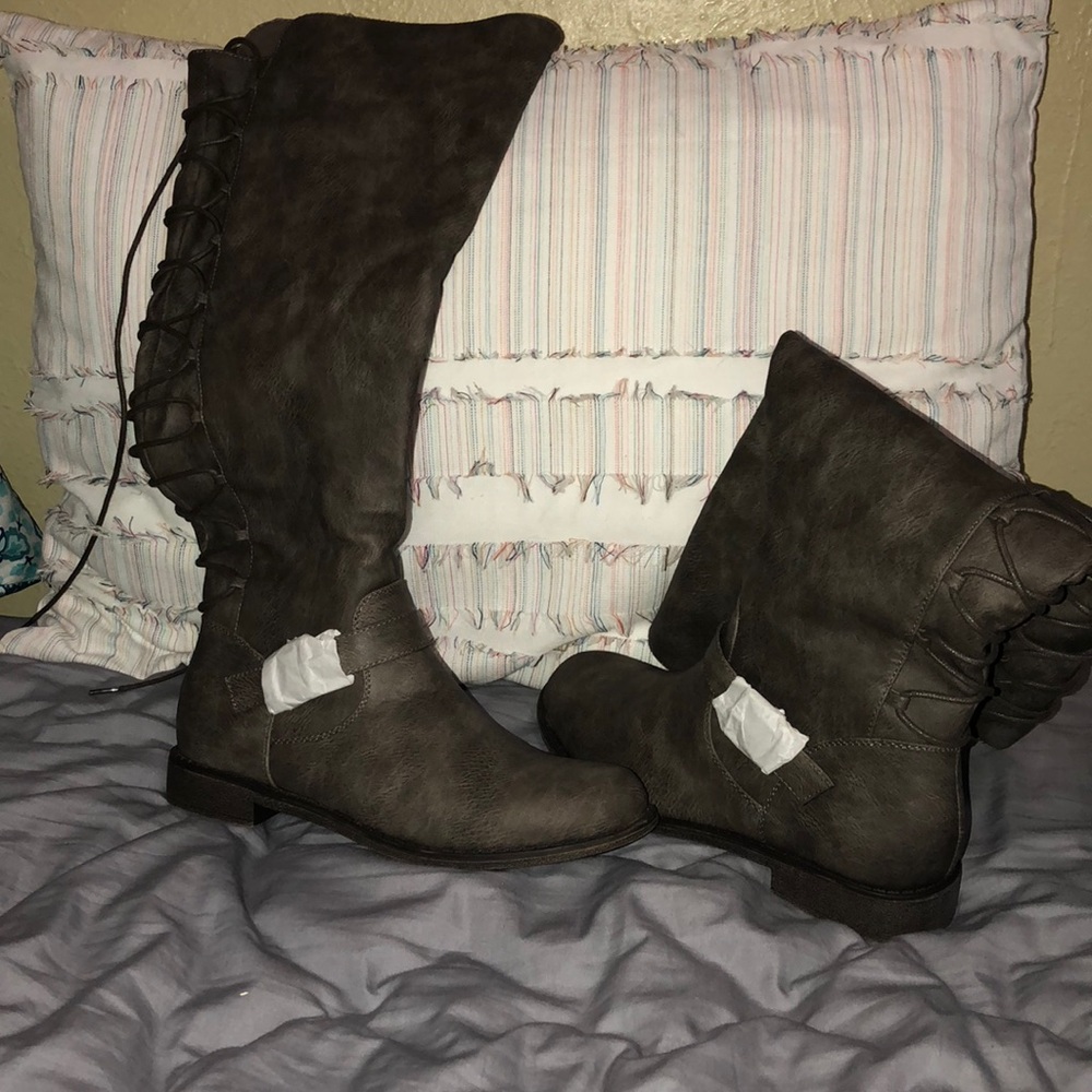 **NEVER WORN BEFORE** SHOEDAZZLE KNEE HIGH BOOTS